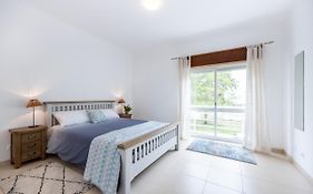 Sunny & Light 2-Bedroom Apartment